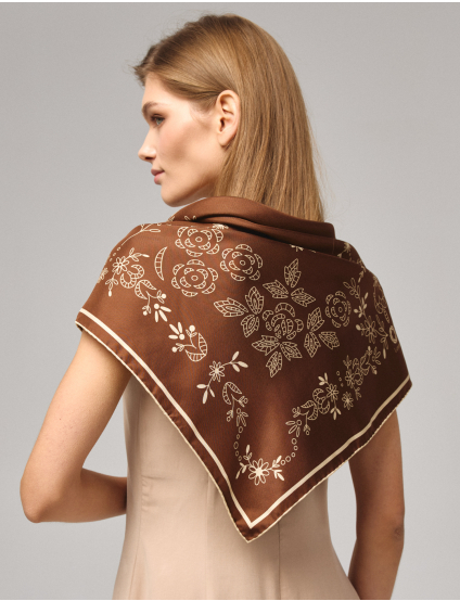 Картинка Хустка темно-коричнева з бежевим